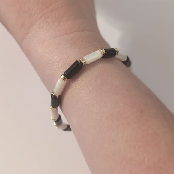 617 Black Gold and Faux Pearl Beaded Bracelet - Picture 2 of 4